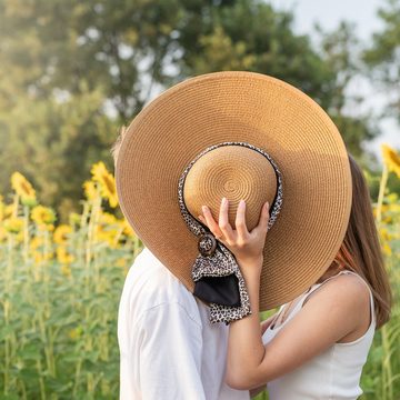 Golden Hour theme on a 12 inch jacket: a couple in a sunflower field at sunset